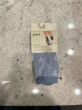 Pact Socks Womens 6-10 Blue White Pineapple Crew Organic Cotton NWT